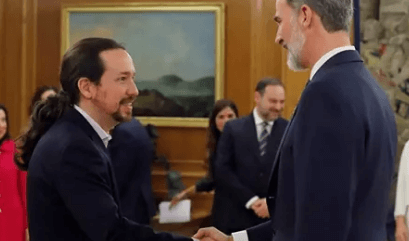Pablo Iglesias lanza un alegato republicano y critica que el Rey lleve uniforme militar